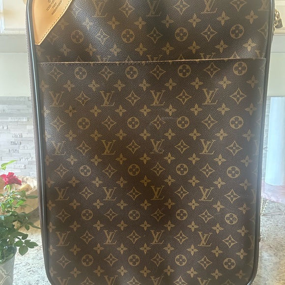 Louis Vuitton Monogram Travel Bag in Brown - Picture 1 of 16